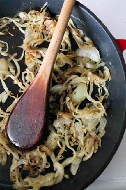 Caramelized Onions add so much flavour to your kitchen creations. This step by step recipe shows you how to make caramelized onions. #recipes #glutenfree #onionrecipes