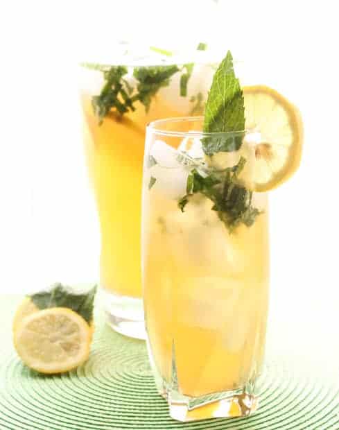 Iced Green Tea with Citrus & Mint