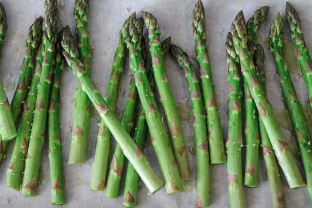 Roasted Asparagus in 3 Easy Steps