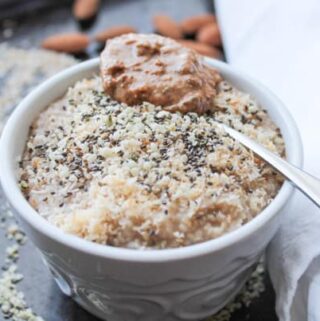 A bowl of oat bran breakfast bowl.