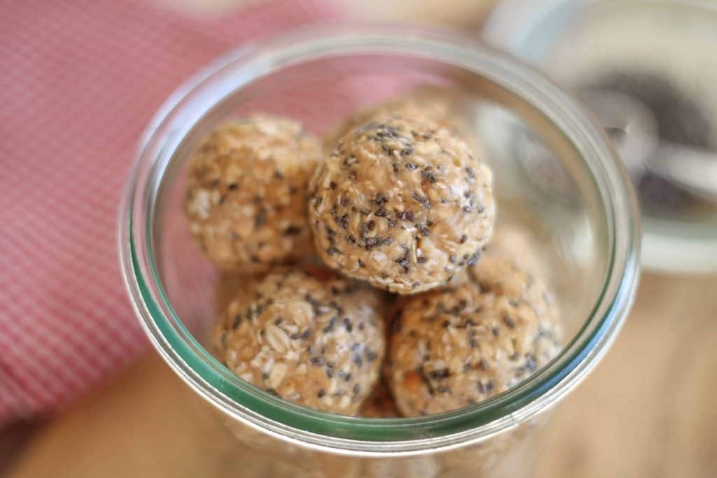 Vanilla Protein Balls with Chia Seeds