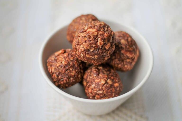 Chocolate Oat Balls – Gluten Free + Vegan