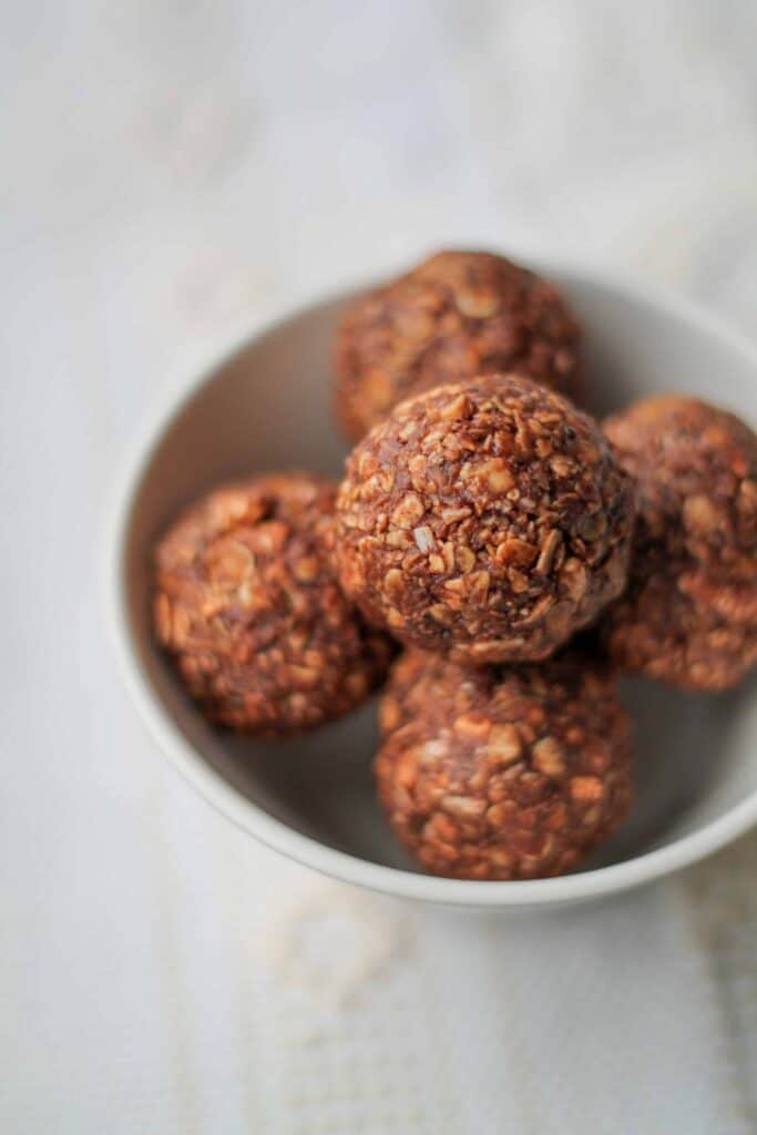 Chocolate Oat Balls