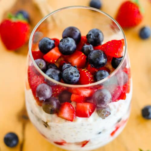 Chia Overnight Oats with fresh berries - The Honour System