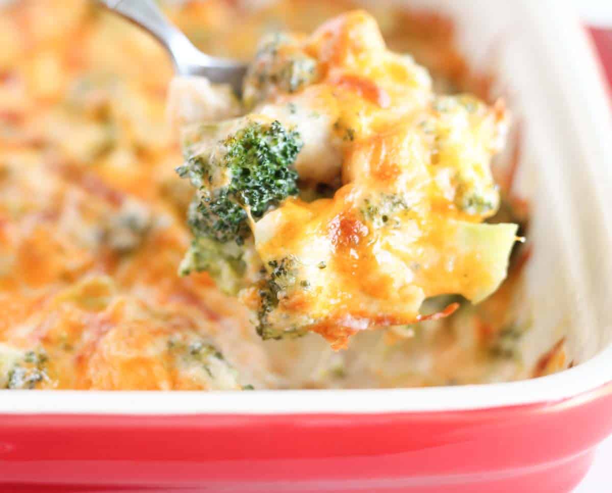 healthy dinner reicpe of chicken broccoli bake in a dish.