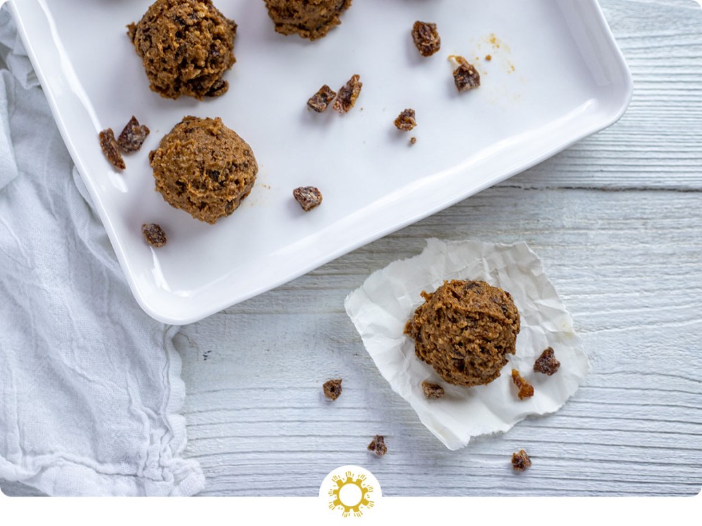 almond date energy balls.