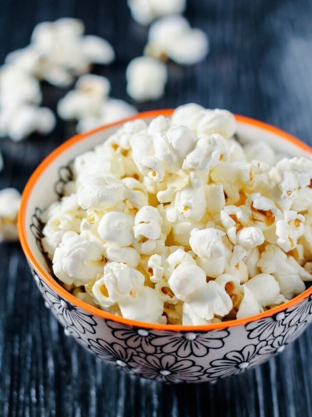 How to Make Coconut Oil Popcorn – Easy stovetop recipe!