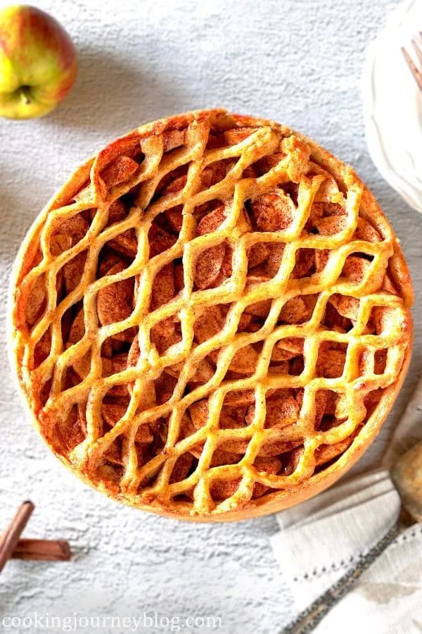 dutch appeltaart on a table.