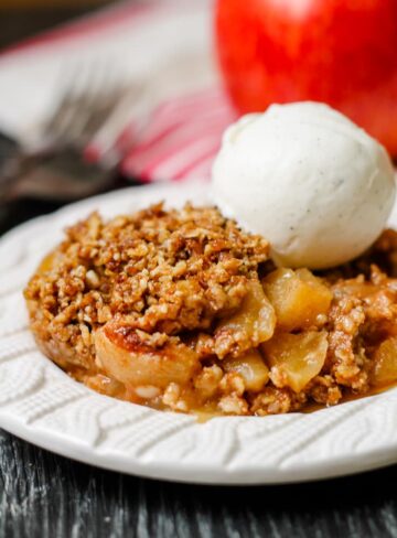 Easy Instant Pot Apple Crumble - The Honour System