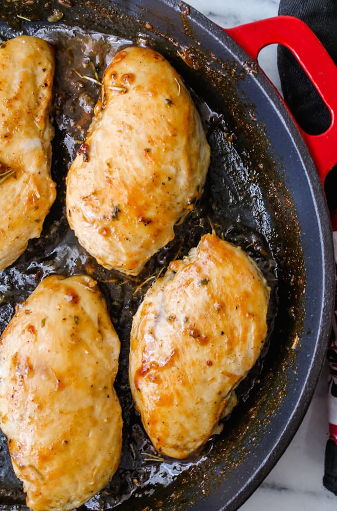 a pan of maple glazed chicken.