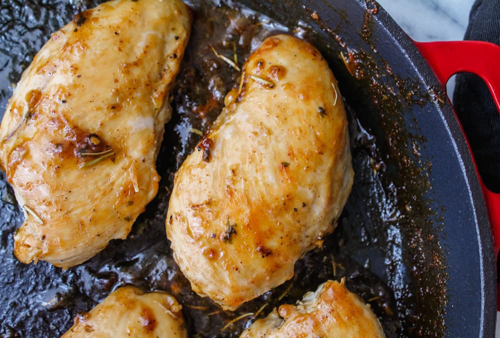 a pan of maple glazed chicken.