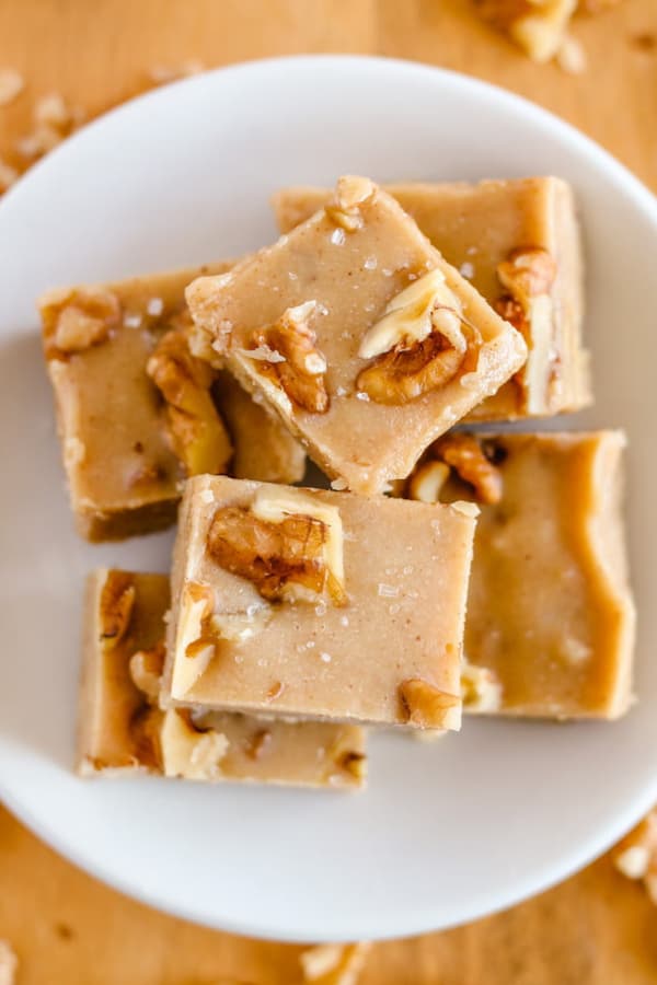 maple tahini fudge squares on a plate.