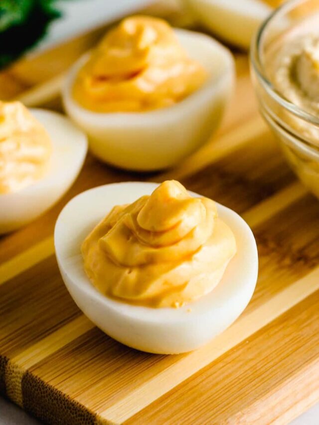 How to Make Hummus Deviled Eggs