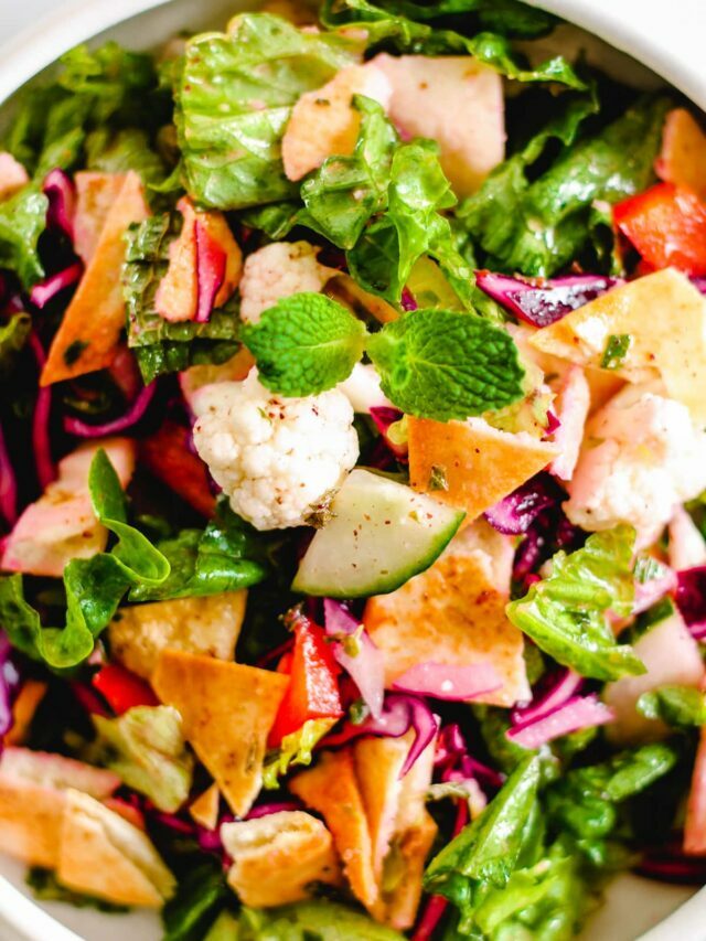 How to Make Fattoush Salad with Dressing