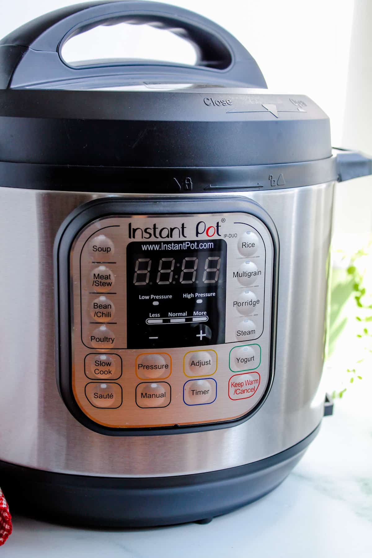 Side angle image of an Instant Pot.