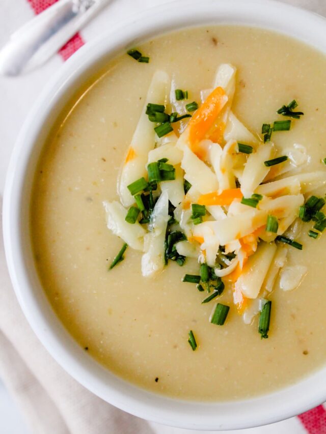 How to Make Cauliflower Potato Soup