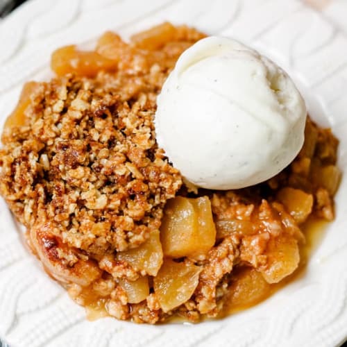 A plate of Instant Pot Apple Crumble.