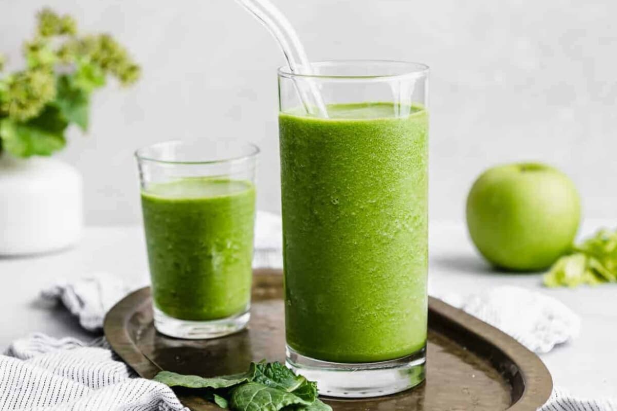 A glass of apple celery smoothie.