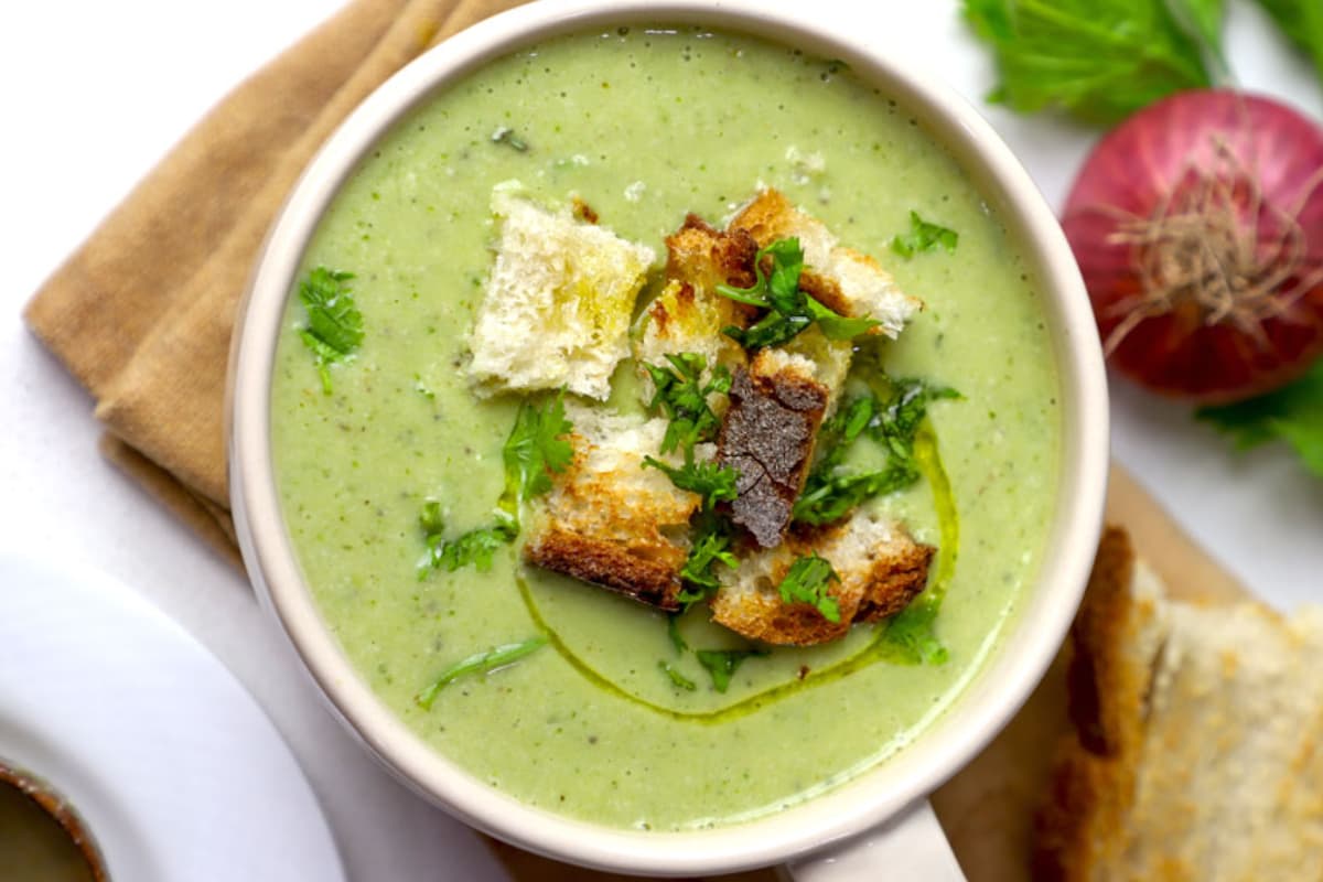 A bowl of zucchini soup.