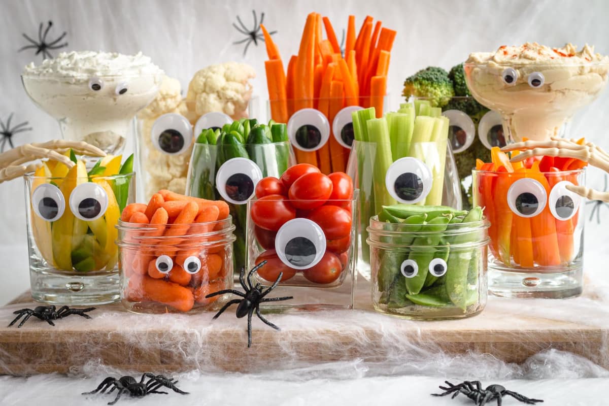 A festive Halloween veggie tray.