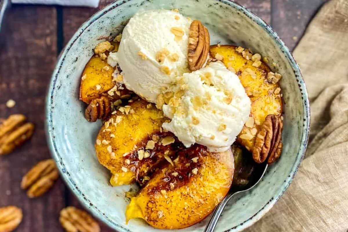 A plate of air fryer nectarines.