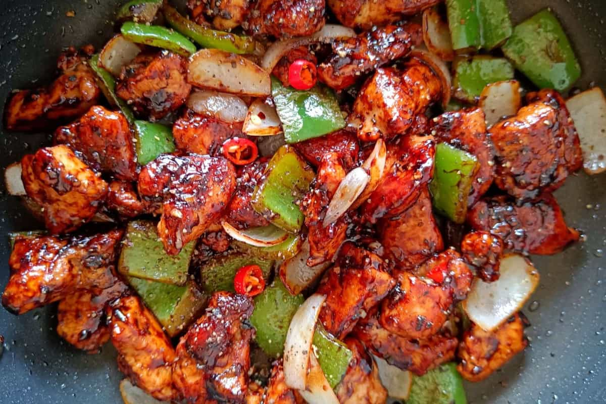 A plate of black pepper chicken.