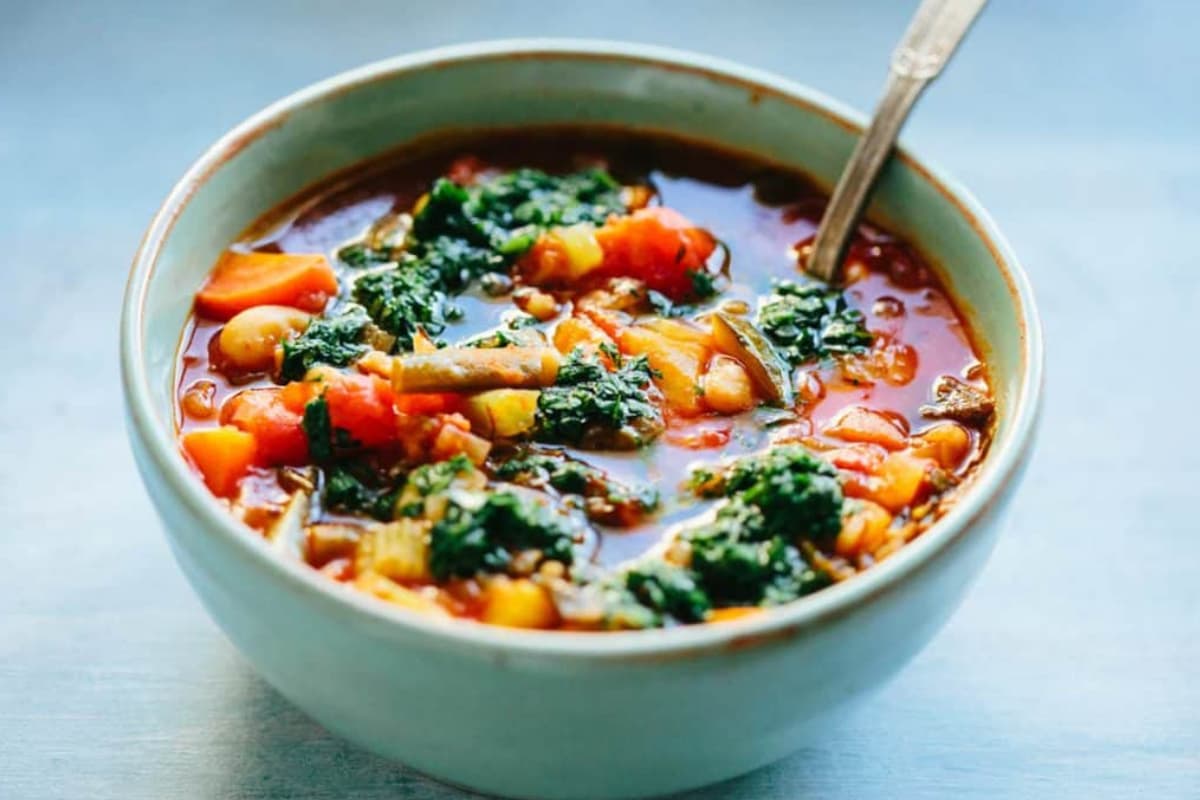 A bowl of minestrone soup.