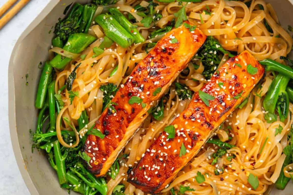 A pan of salmon noodles.