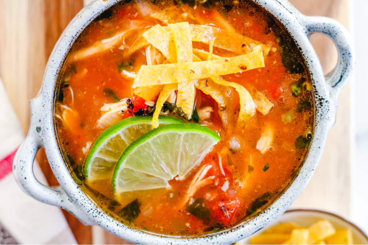 A bowl of sopa de lima.