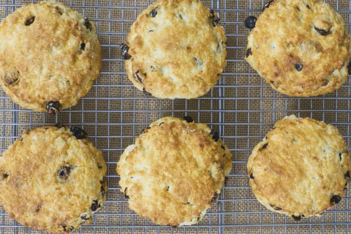 A tray of air fryer scones.