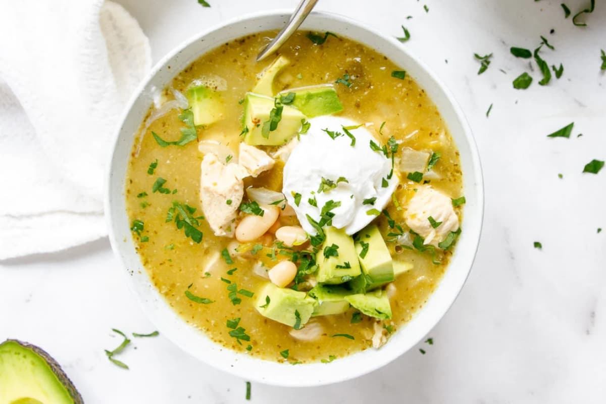 A bowl of chicken chili.