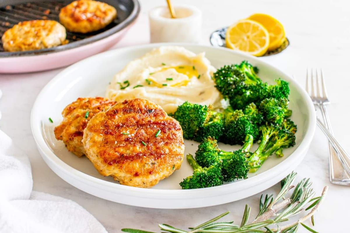 Chicken patties on a plate.