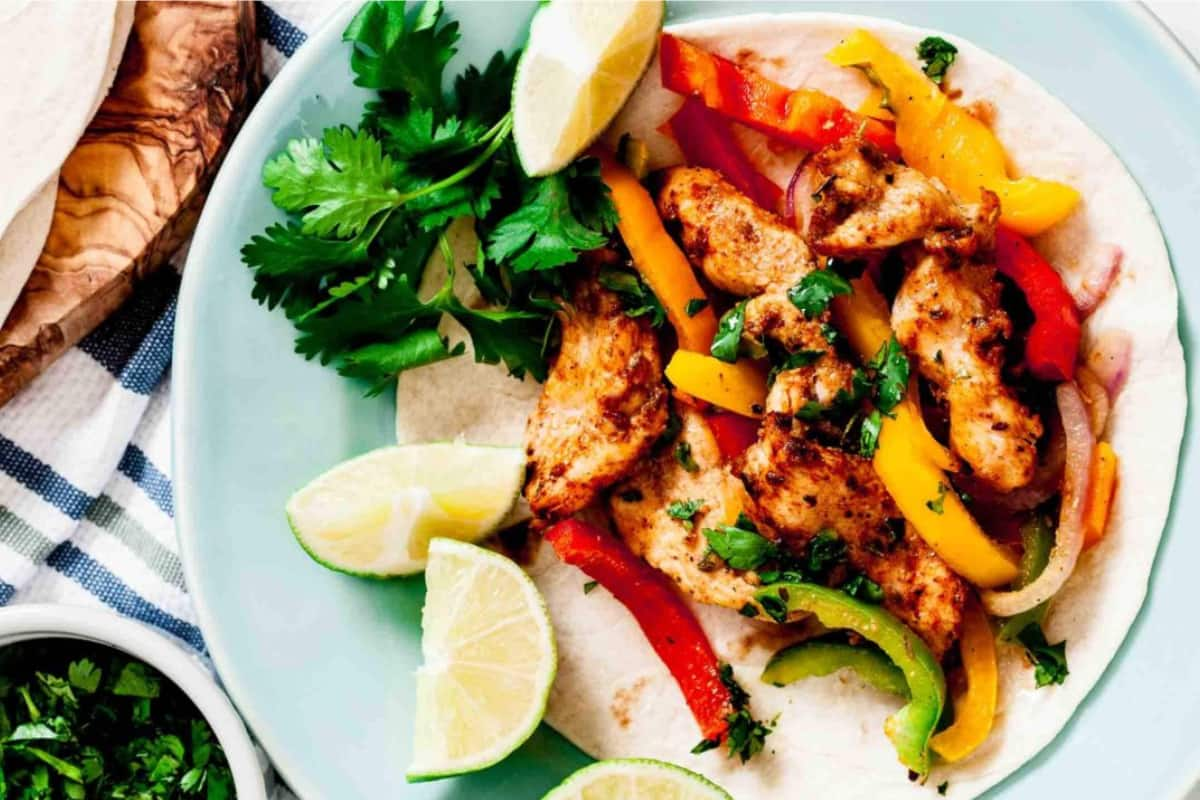 A plate of sheet pan fajitas.