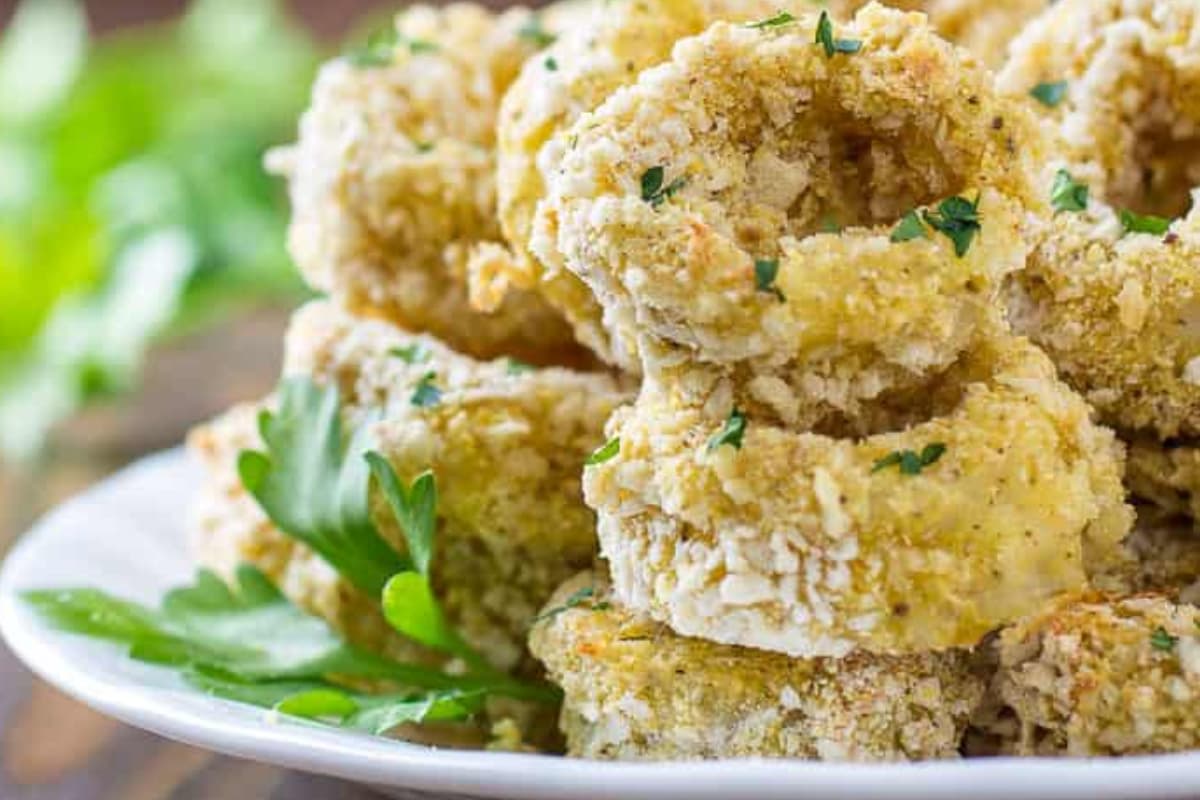 A plate of baked calamari.