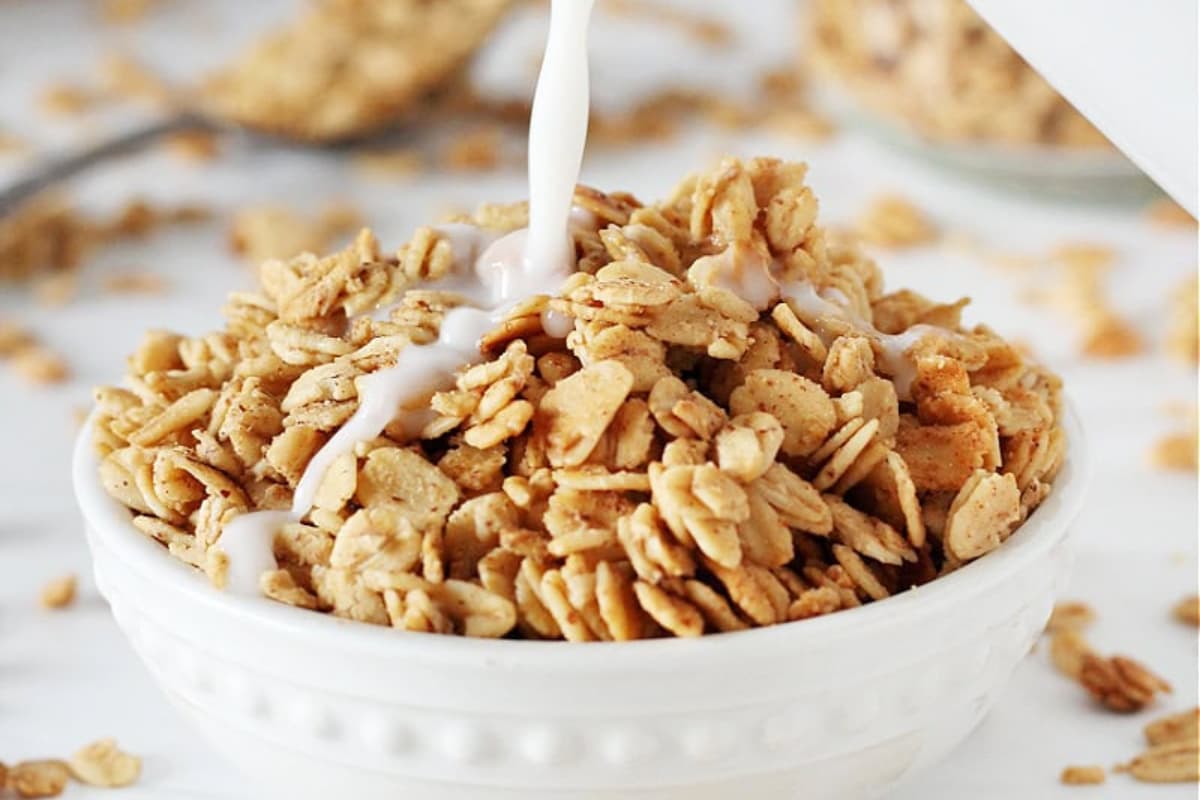 A bowl of french toast granola.