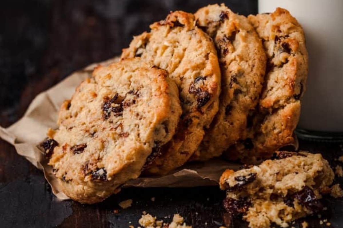 A tray of applesauce oatmeal cookies.