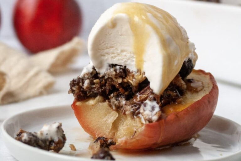 A plate of baked apples.