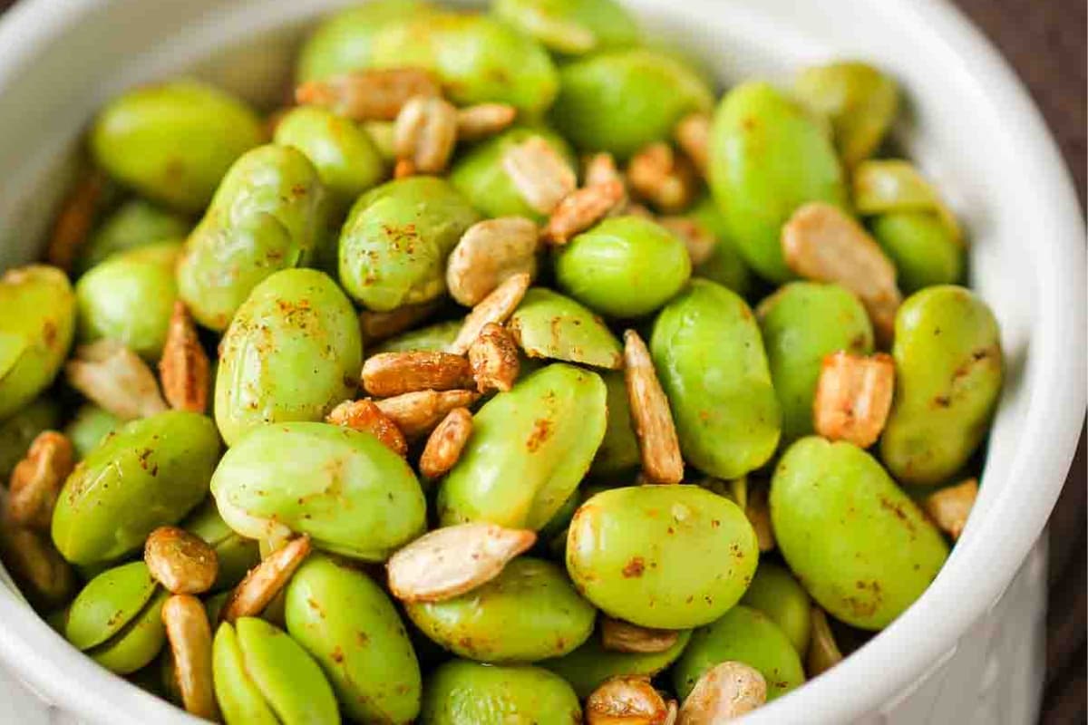 A bowl of chipotle lime edamame.