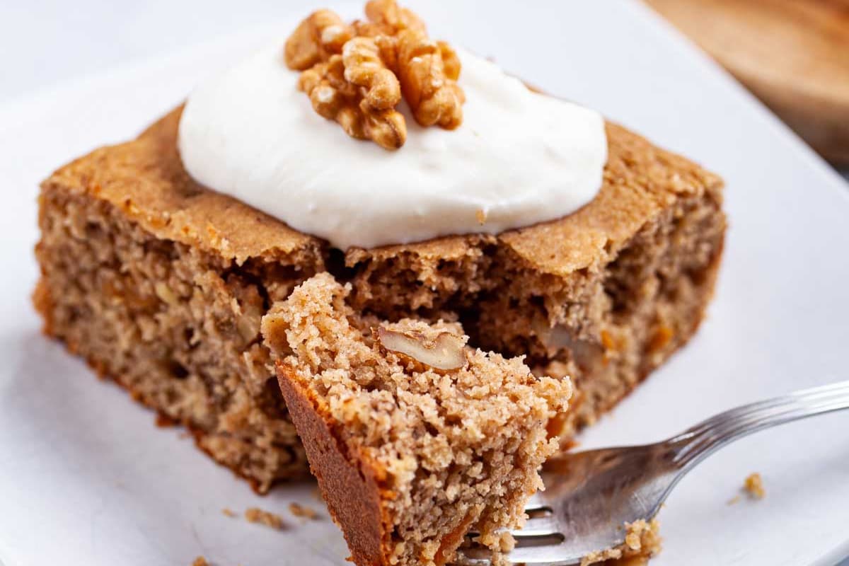 A plate of applesauce cake.