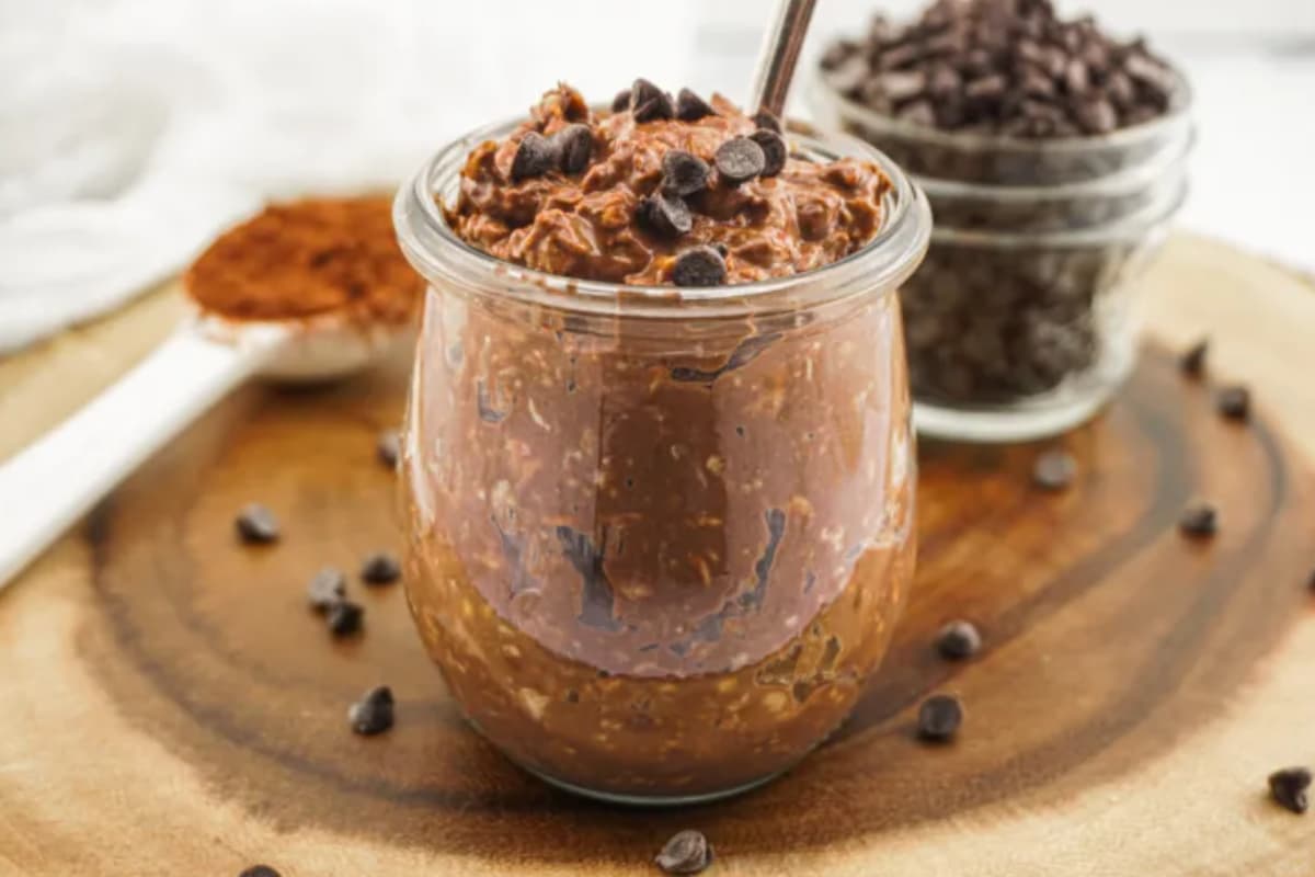 A bowl of high protein brownie batter overnight oats.