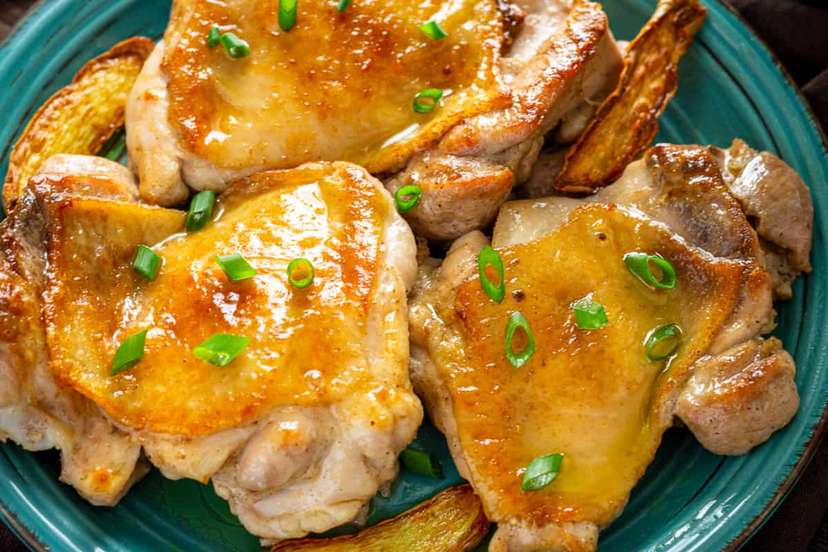 A plate of white pepper chicken.