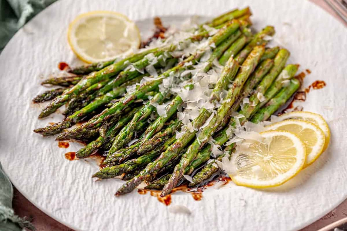 A plate of sauteed balsamic asparagus.