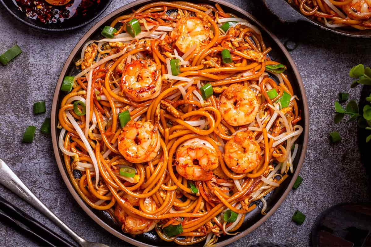 A bowl of shrimp chow mein.