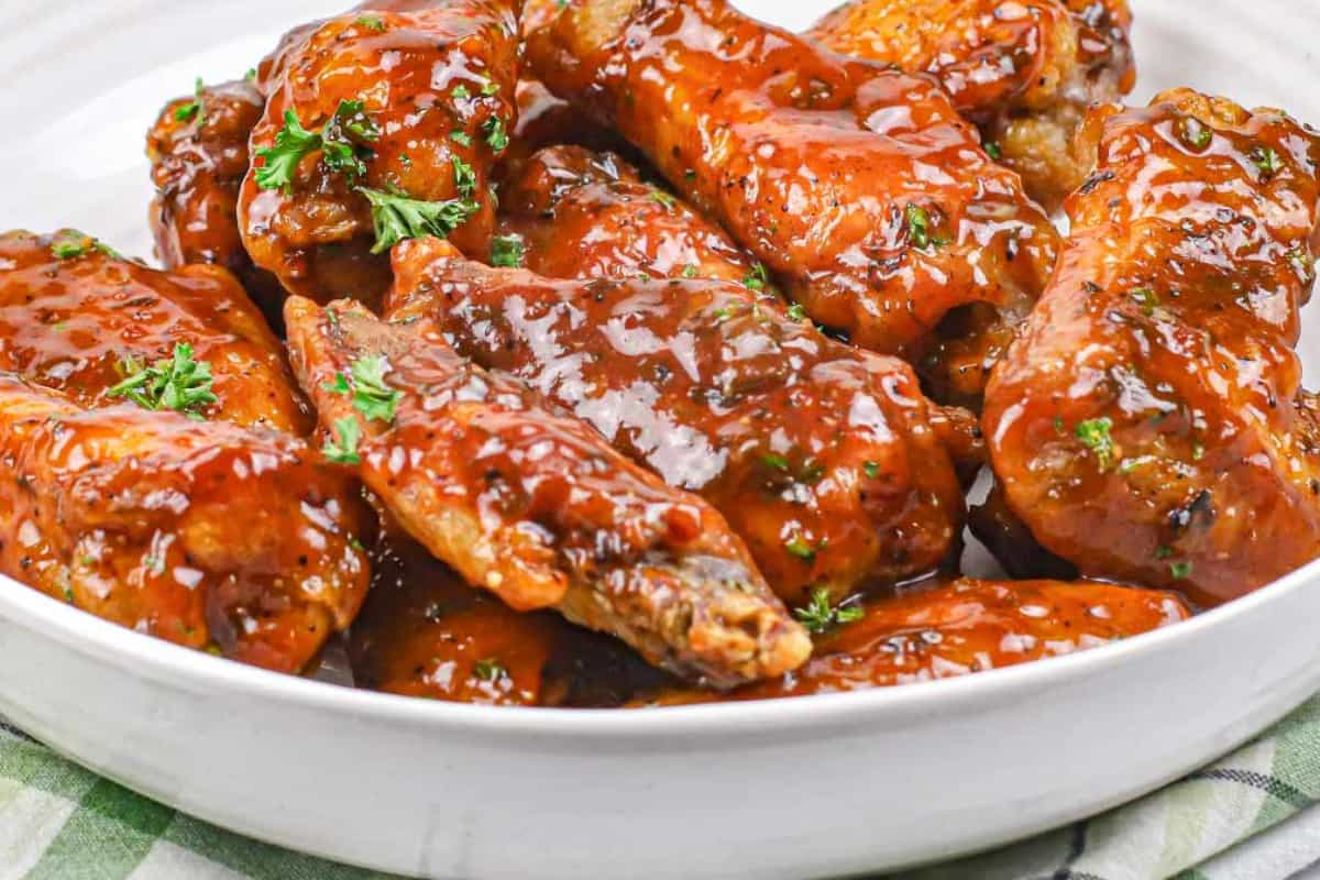 A bowl of air fryer jerk chicken wings.