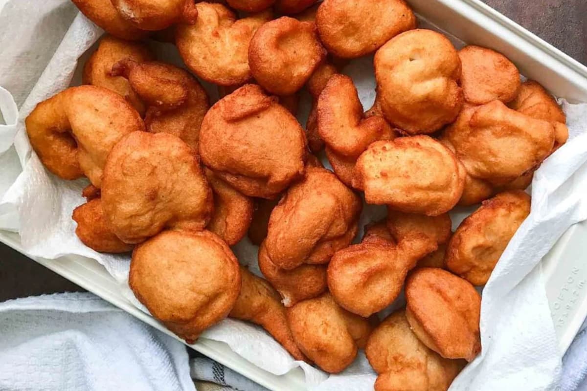 Overhead image of a batch of akara balls.