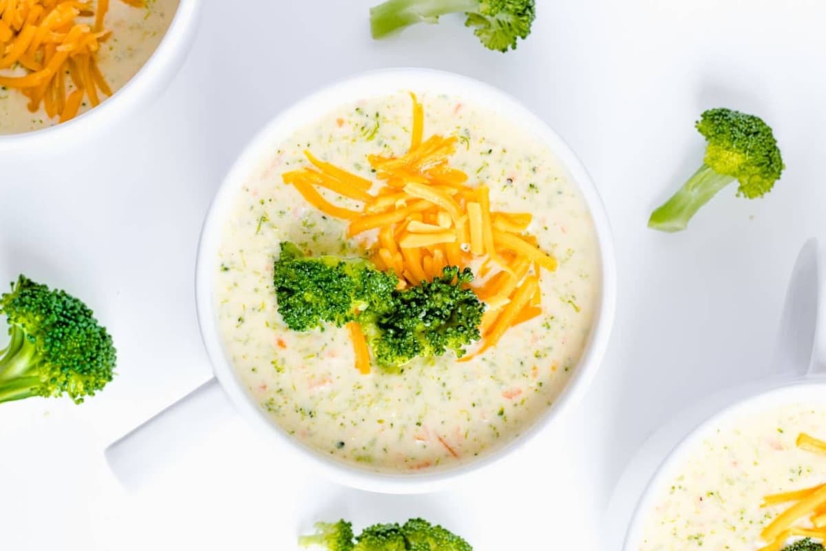 A bowl of broccoli cheddar soup.