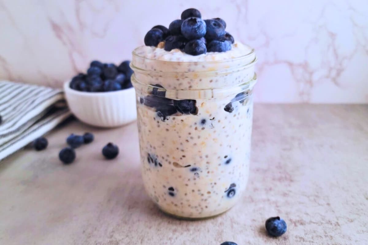 A jar of Blueberry Overnight Oats.