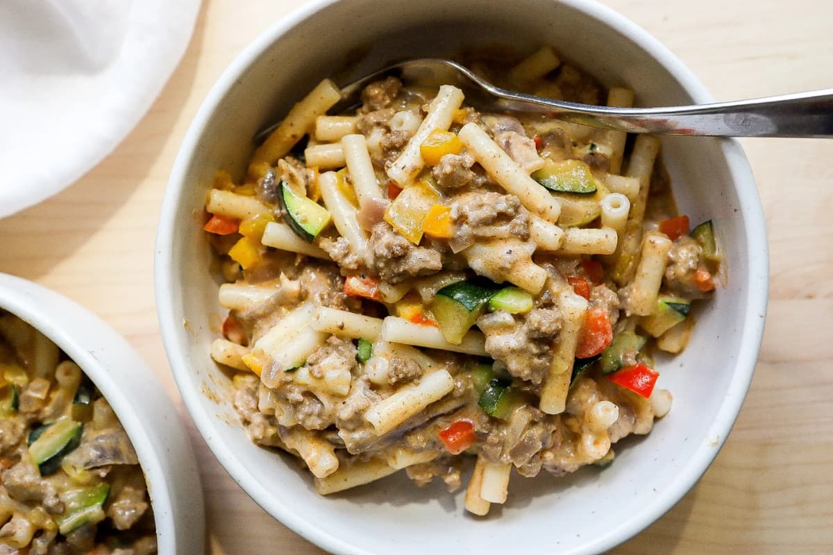 A dish of Healthy High Protein Hamburger Helper.