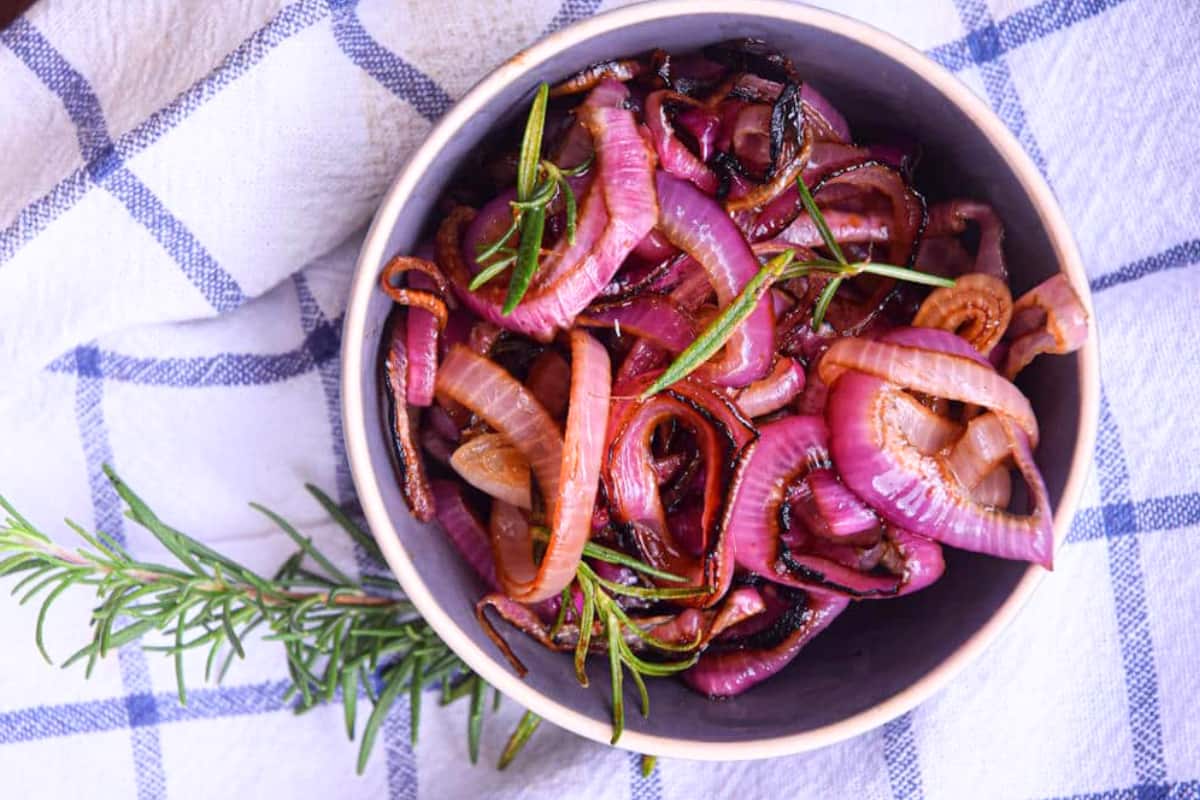 A bowl of How to Grill Onions.