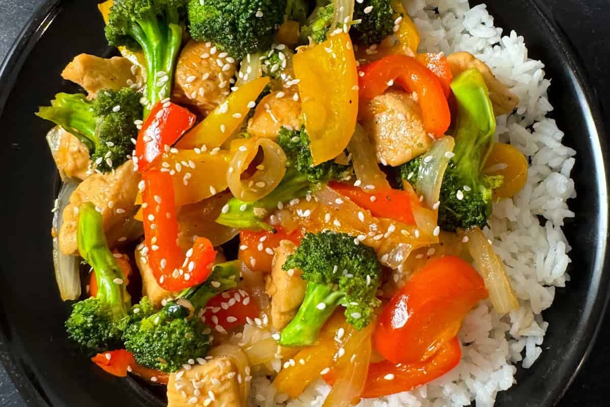 A bowl of Instant Pot Stir Fry.